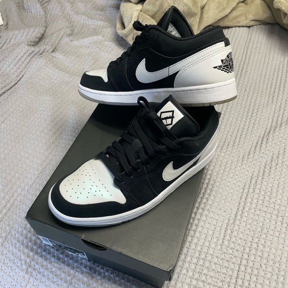 Jordan 1 Low Diamond Shorts - Picture 1 of 9
